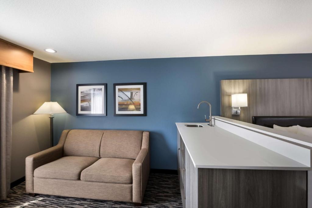 Posezení v ubytování Best Western PLUS Mountain View Auburn Inn
