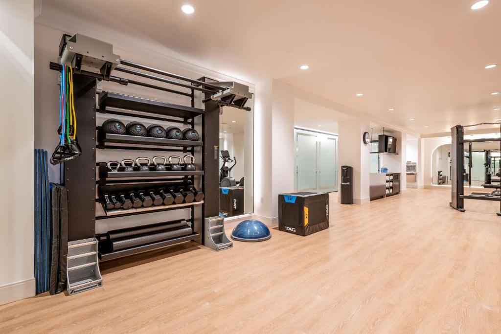 Fitness centrum a/nebo fitness zařízení v ubytování The Benson Portland, Curio Collection by Hilton