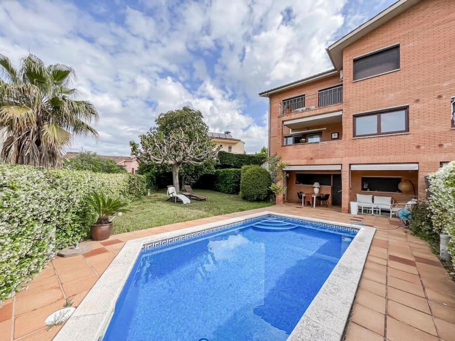 Montjuic Town House with pool, Girona (updated prices 2024)