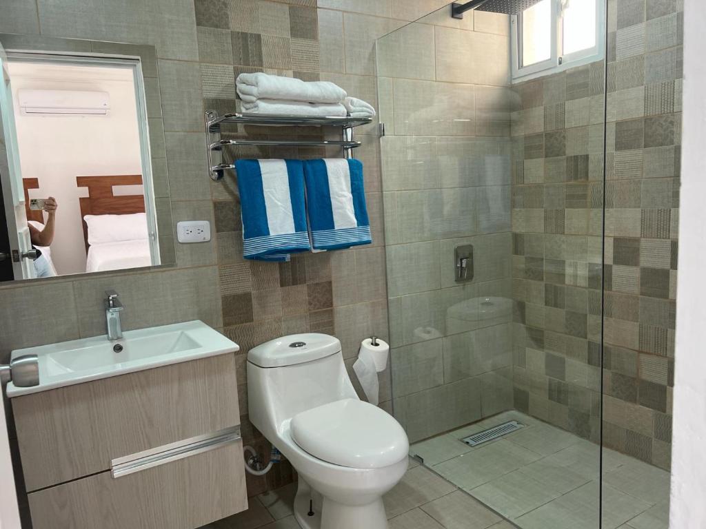 Koupelna v ubytování Luxury Beach Front Villa with Private pool and stunning Ocean View!