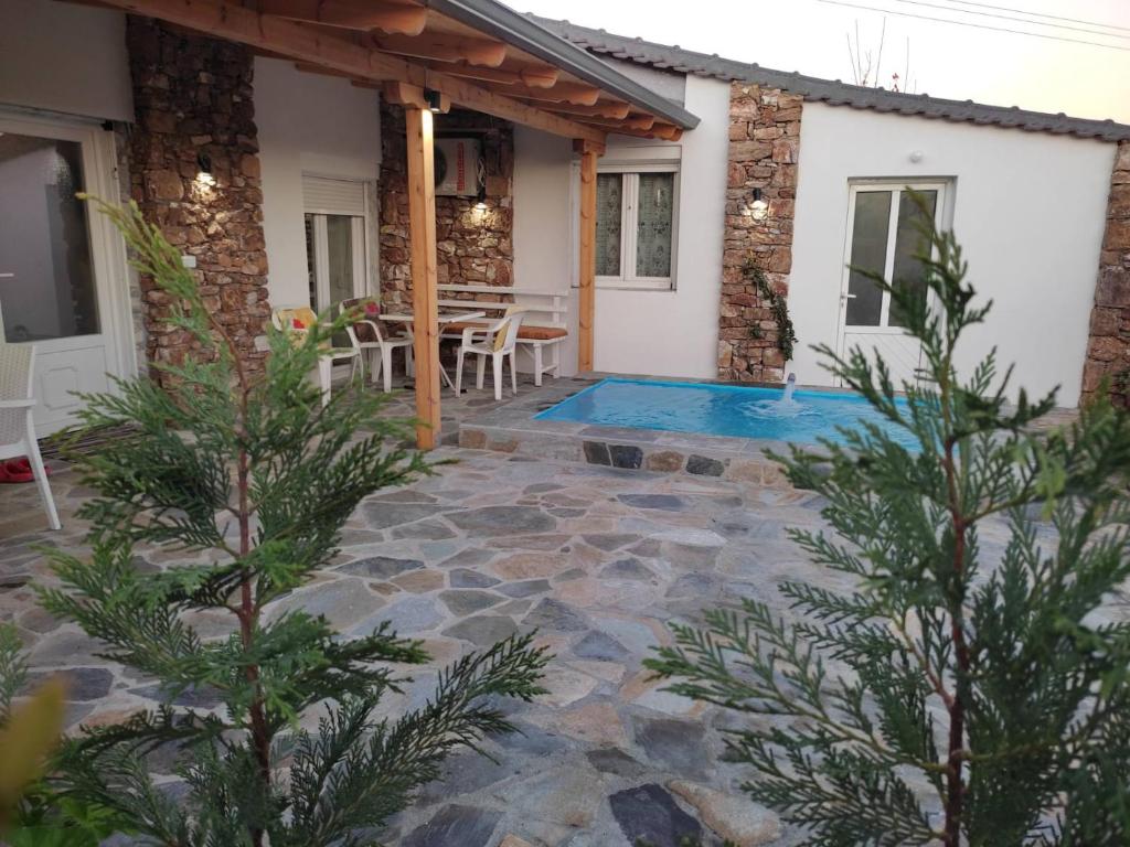 Φωτογραφία από το άλμπουμ του Pefkari Bay House στο Πευκάρι