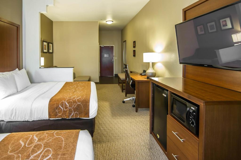 Comfort Suites Marshall - Queen Suite - Non-Smoking