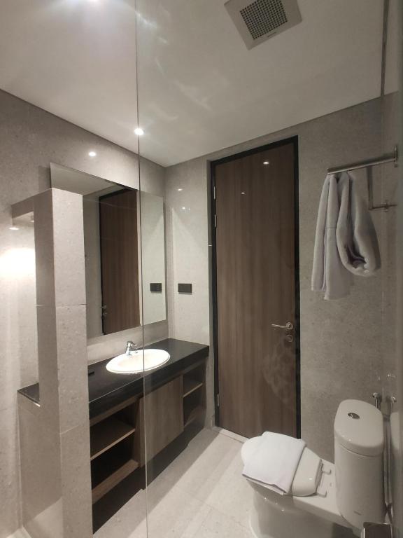 Koupelna v ubytování Eno Front One Hotel Semarang