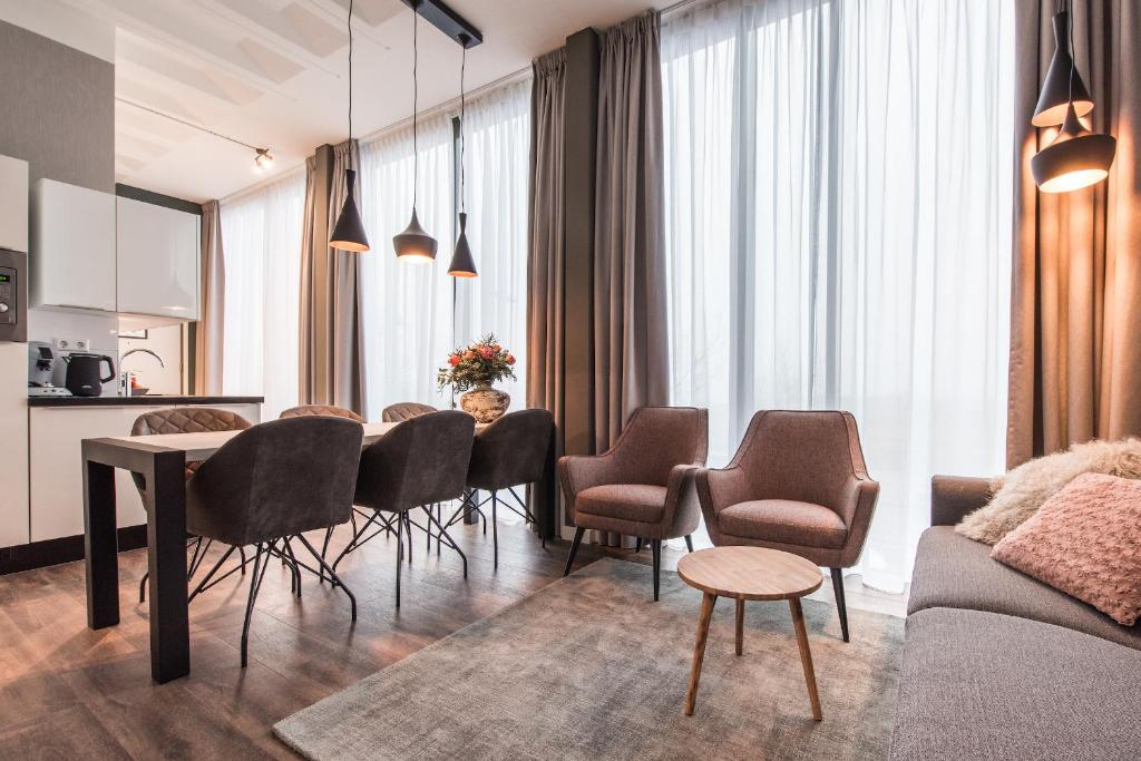 
Large 2 Bedroom Apartment - Accessible
