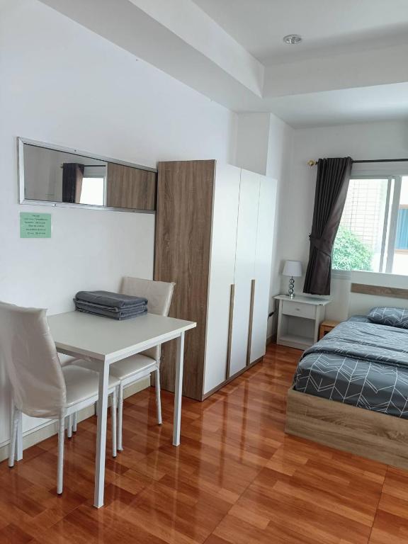 Postel nebo postele na pokoji v ubytování Marie Guest House B5 No Seaview