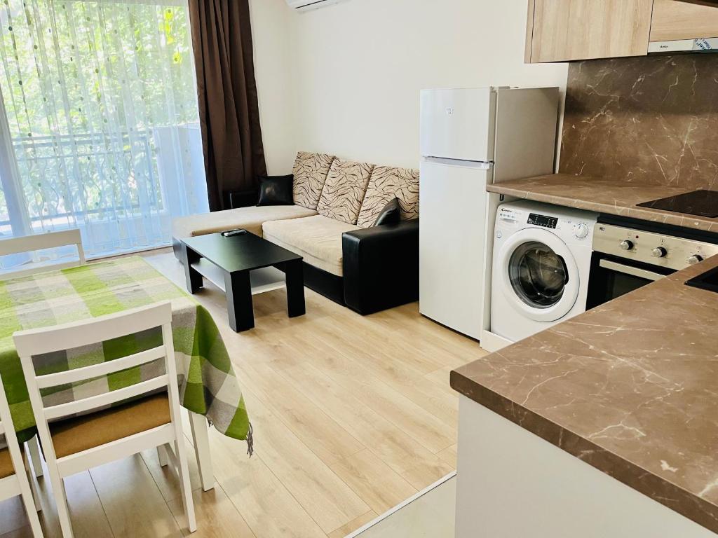 Family Apartments Pomorie 2