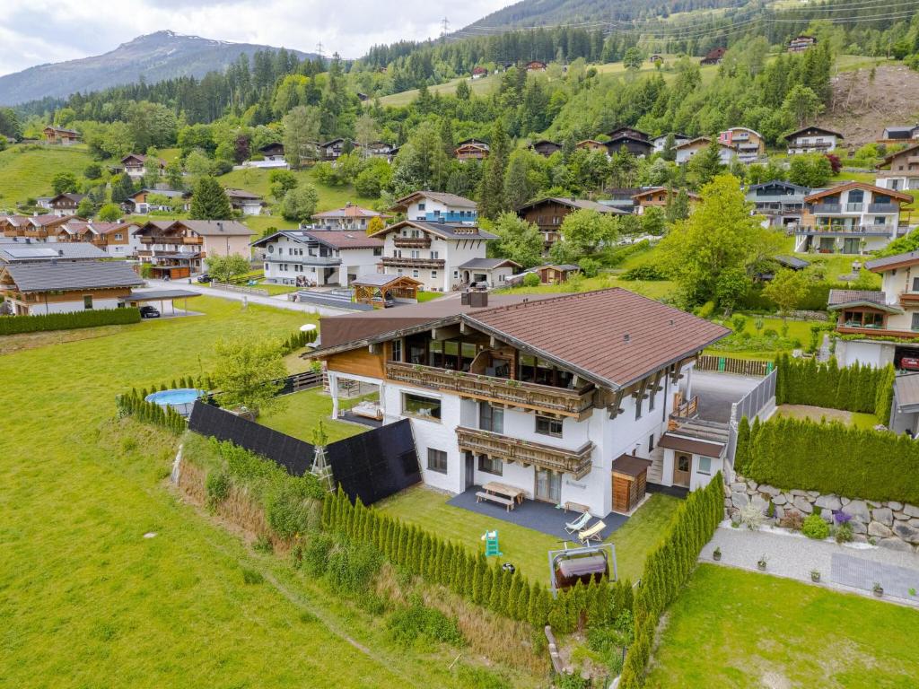 an aerial view of a house in a village at Apartment building Ferien, Neukirchen in Rosenthal