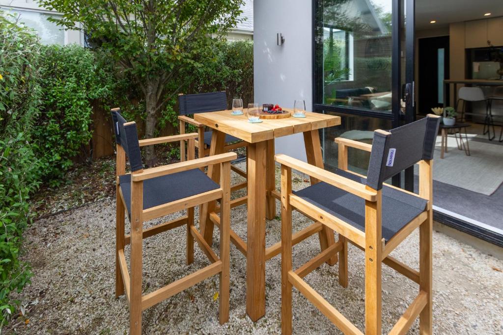 Latimer Square Luxe: 1BR w/ Sofa Bed - Resim 40