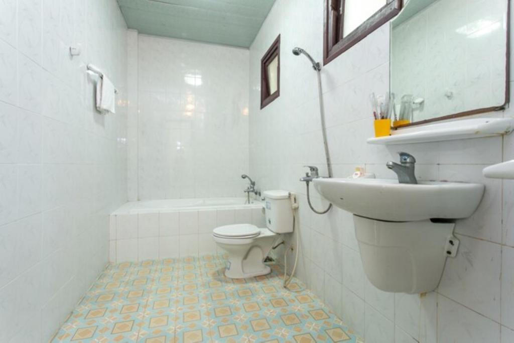 Koupelna v ubytování Cửa Đại Beach Hotel