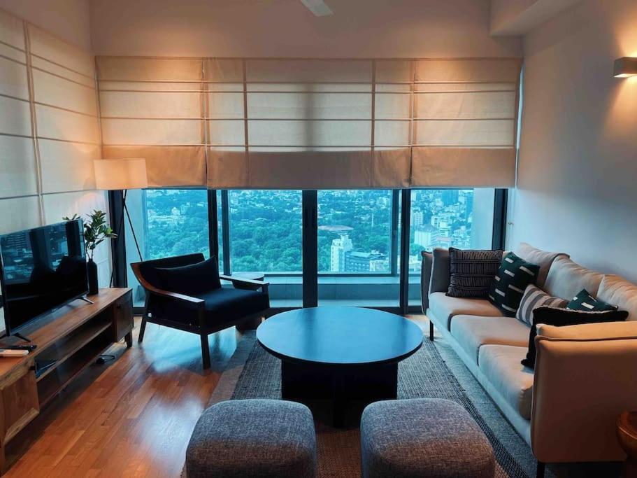 O zonă de relaxare la Apartment in Colombo: Cozy Two Bedroom Apartment