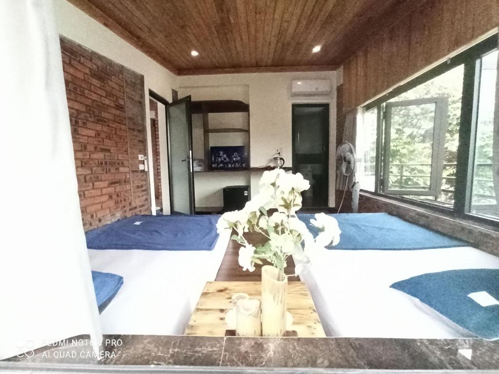 Homestay MINH TÚ - Salle Jumelle Avec Balcon