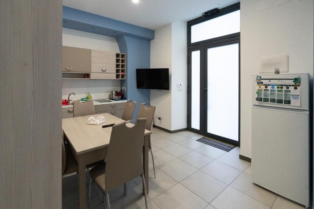 A kitchen or kitchenette at Notti Magiche