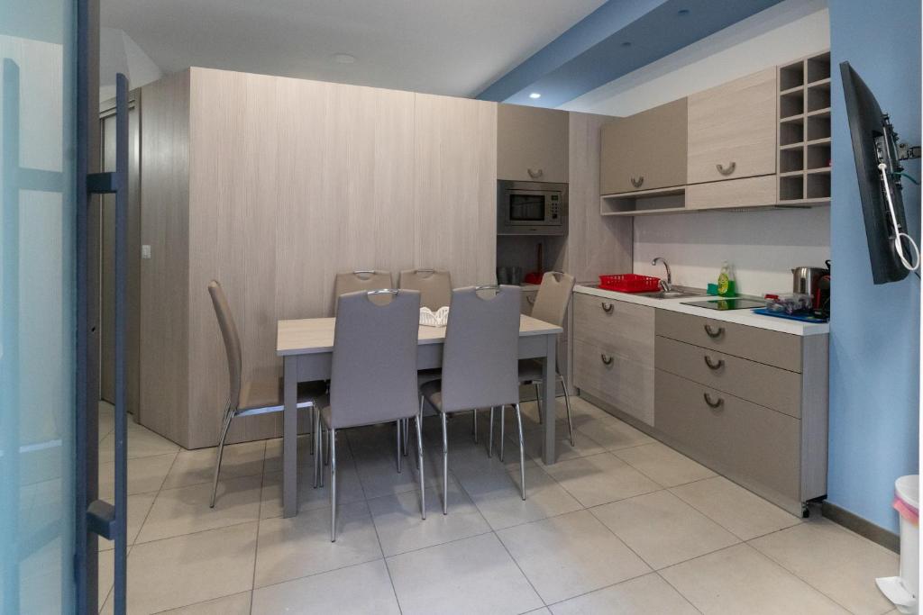 A kitchen or kitchenette at Notti Magiche
