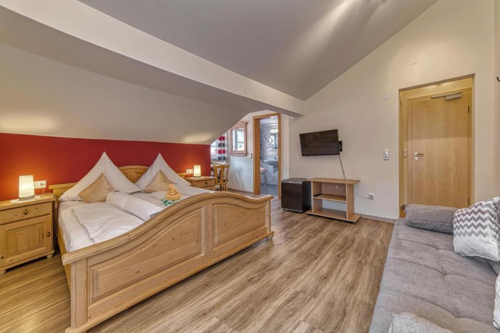 TV a/nebo společenská místnost v ubytování Hotel Hirschenstein
