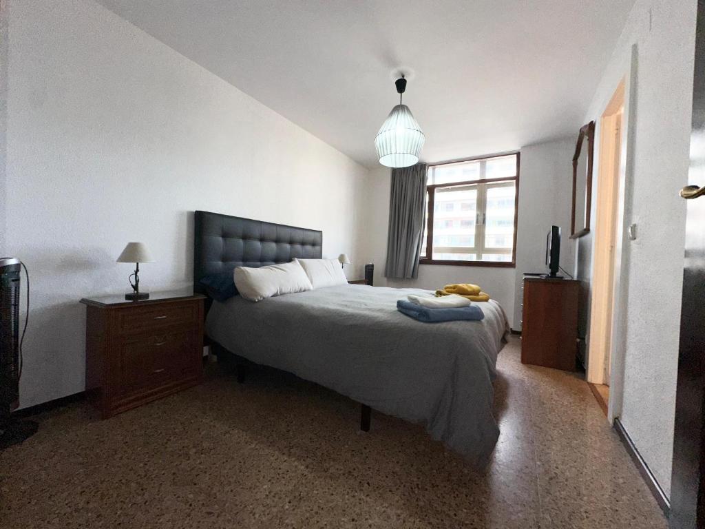 Posteľ alebo postele v izbe v ubytovaní NOG - La Nogalera, 2 dorm, 2 baños, Terraza, Piscina, Wifi