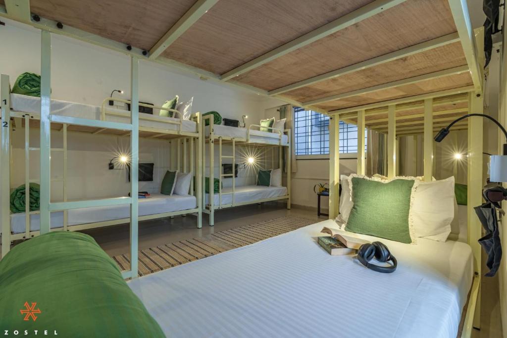 Zostel Bangalore (Koramangala) - Bed In 10-Bed Mixed Dormitory Room