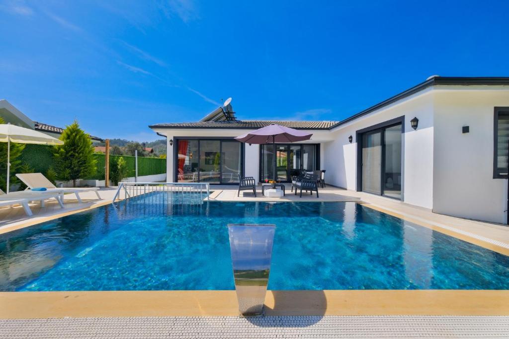 The swimming pool at or close to villa emir 2