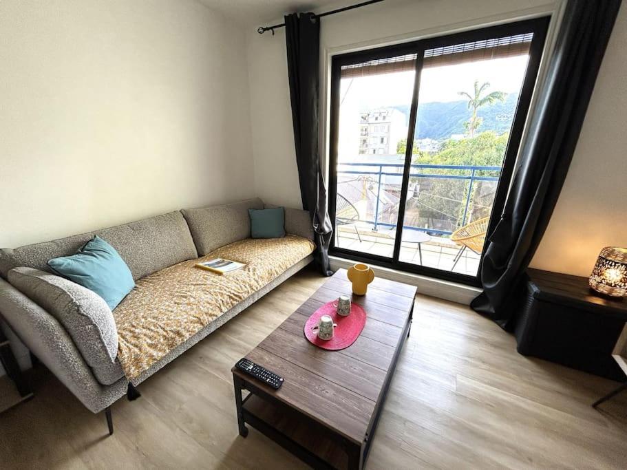 Ty Cosy T2 proche du centre de StDenis, SaintDenis (updated prices