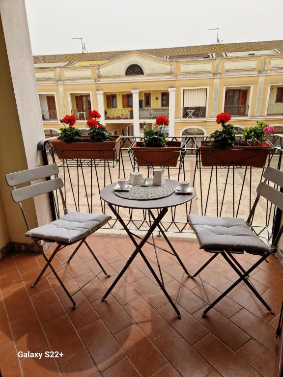 ROSA DEL SINIS a Càbras - Spazioso Appartamento Centrale