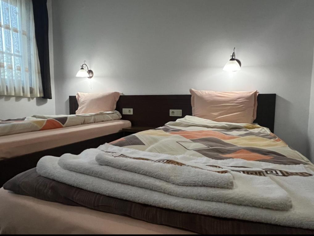 Galabova Guesthouse - Salle Double Ou Jumelle