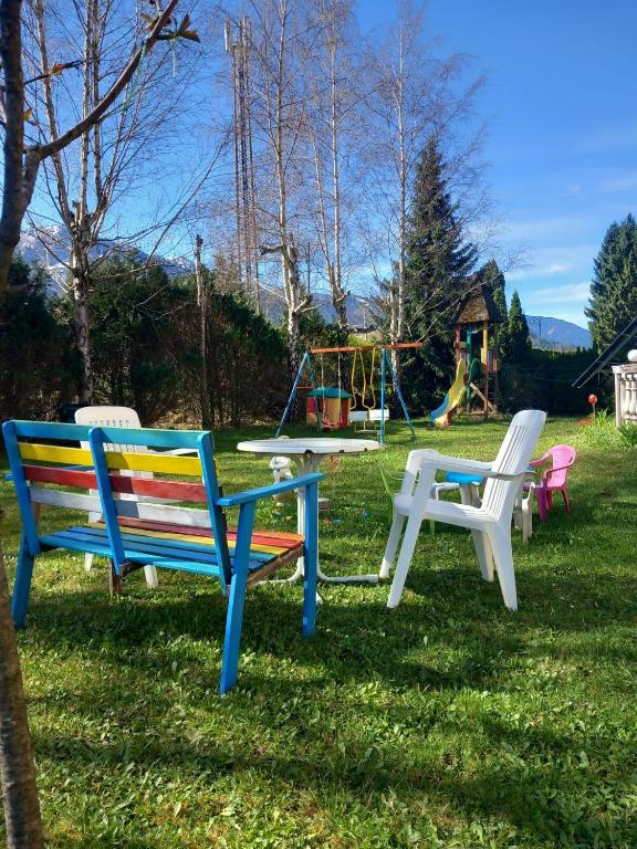Aed väljaspool majutusasutust Kunterbunt Seehaus