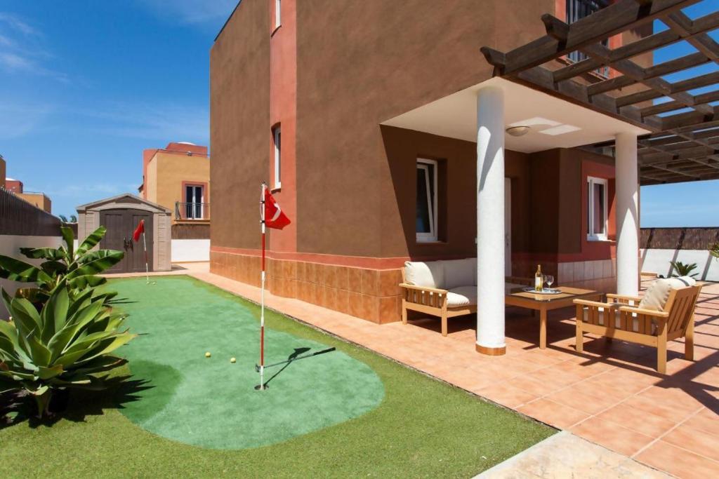 Bazén v ubytování Villa Emma Private Pool Wifi FIBRA MiniGolf nebo v jeho okolí