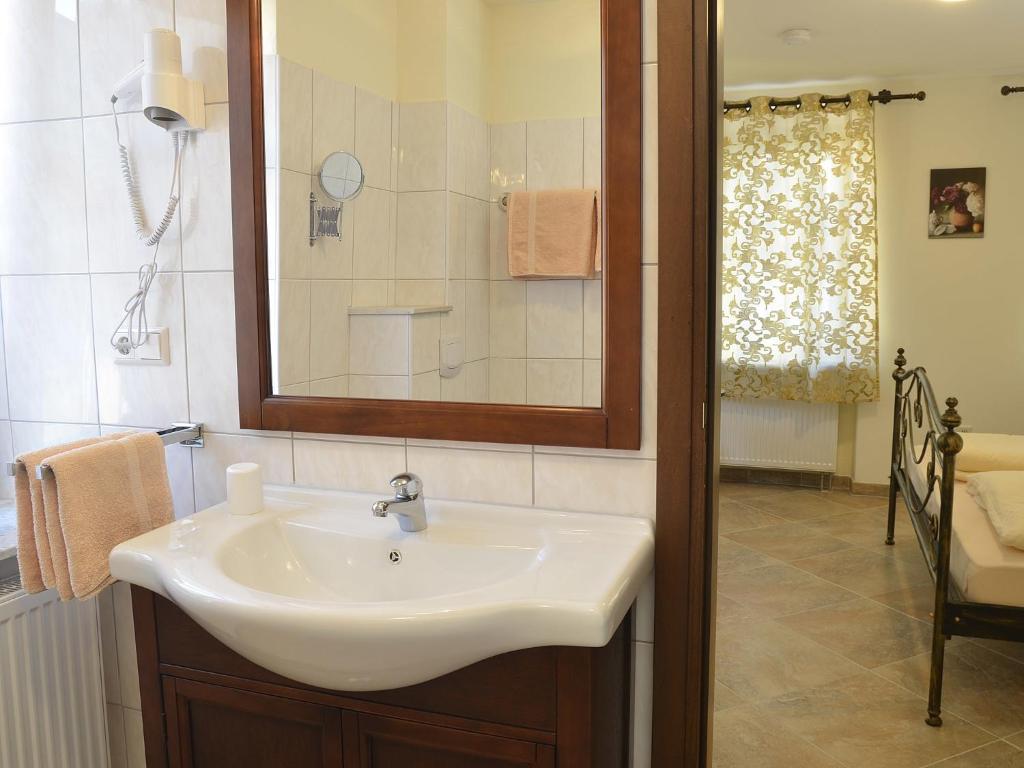 Hotel Restaurant La Corona - Double Room With Private Bathroom