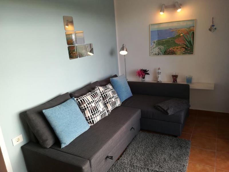 A seating area at Apartments Playa La Aldea