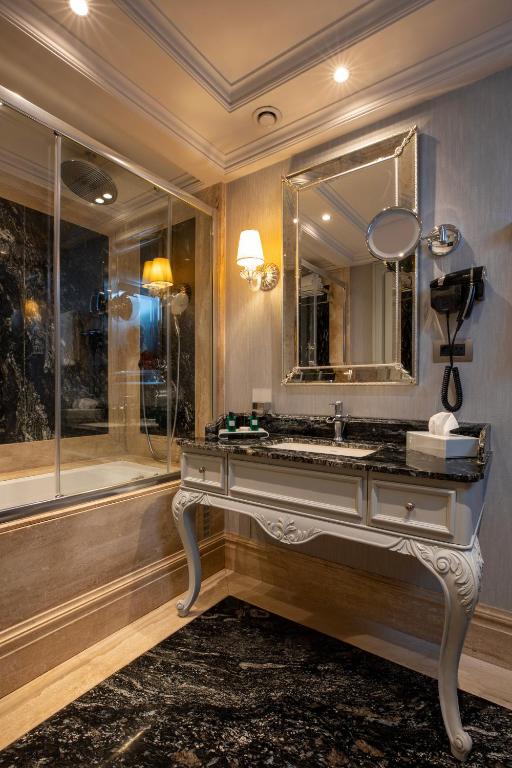 MFB Tarabya Hotel - Suite Luna De Miel