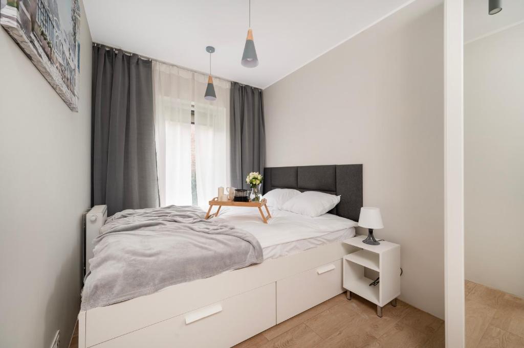 Hideaway Apartment - Terrace with Garden & Parking- by Rentujemy - Appartamento Con 1 Camera Da Letto