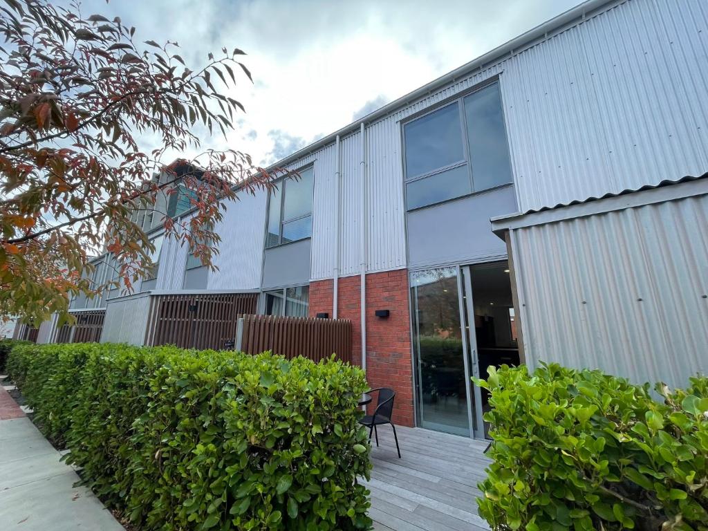 Central City Convenience With Free Parking - Resim 10