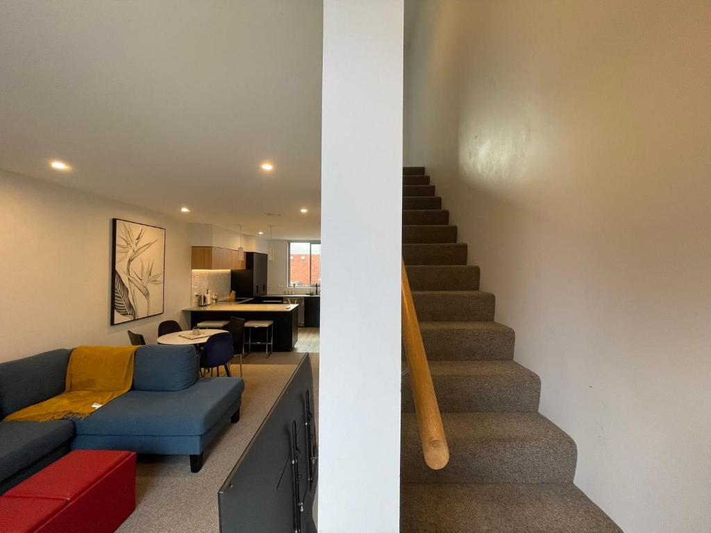 Central City Convenience With Free Parking - Resim 5