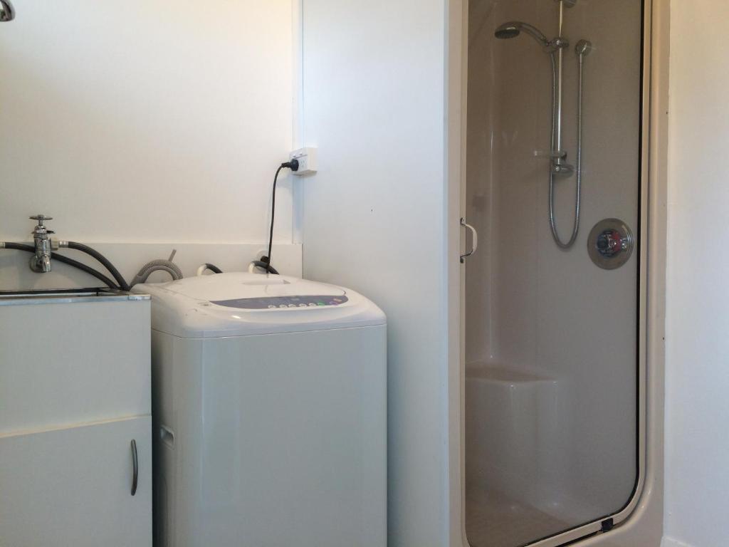 Close to Picton Town - Resim 26