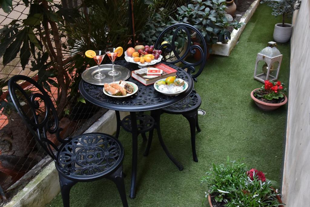 Gloden House Apartments - 16