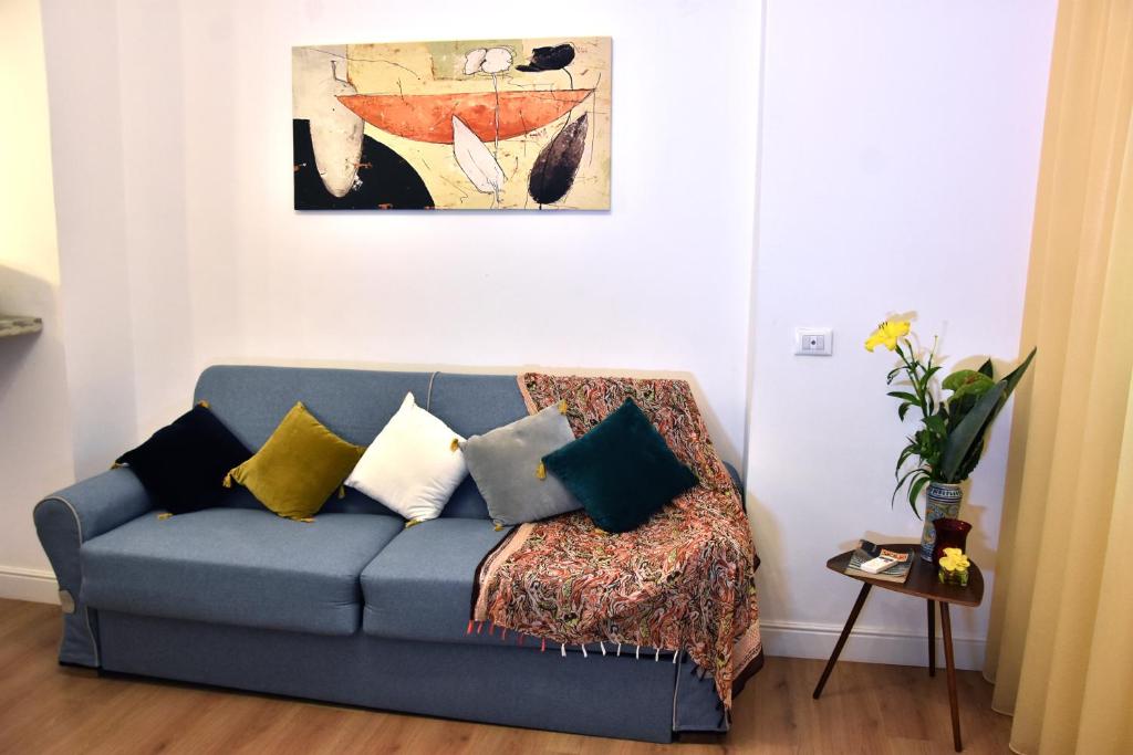 Gloden House Apartments - 8