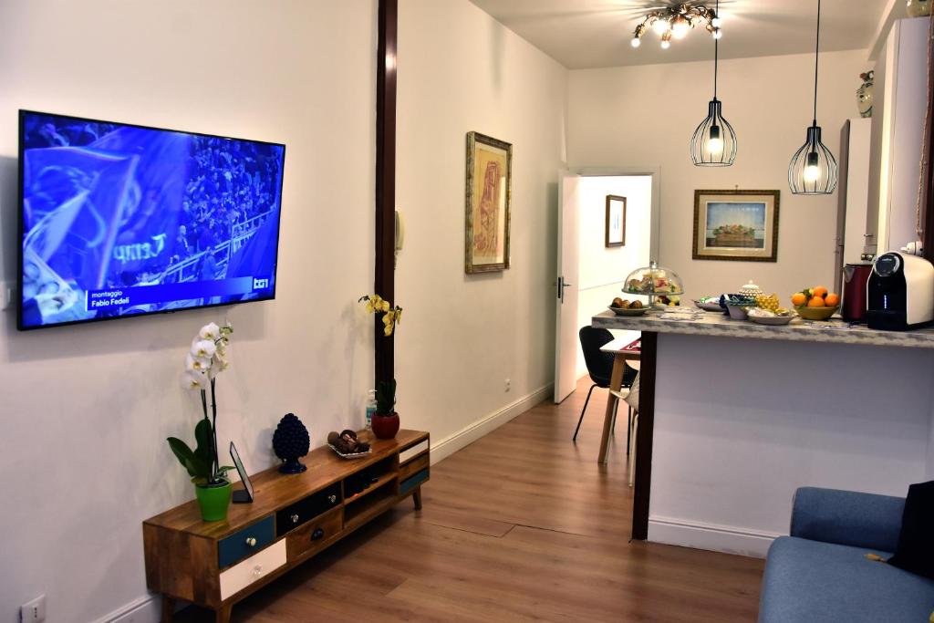 Gloden House Apartments - 5