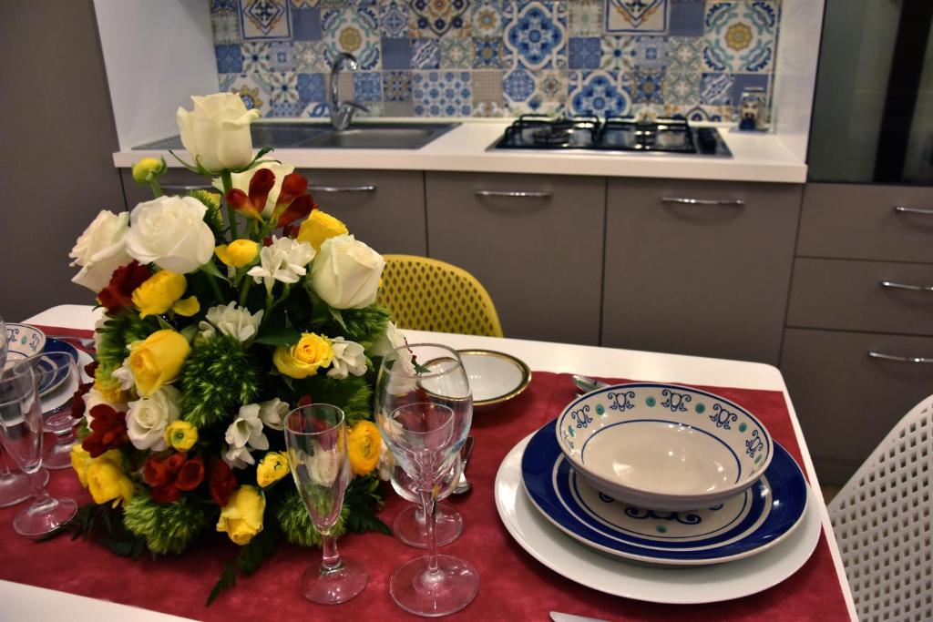 Gloden House Apartments - 4