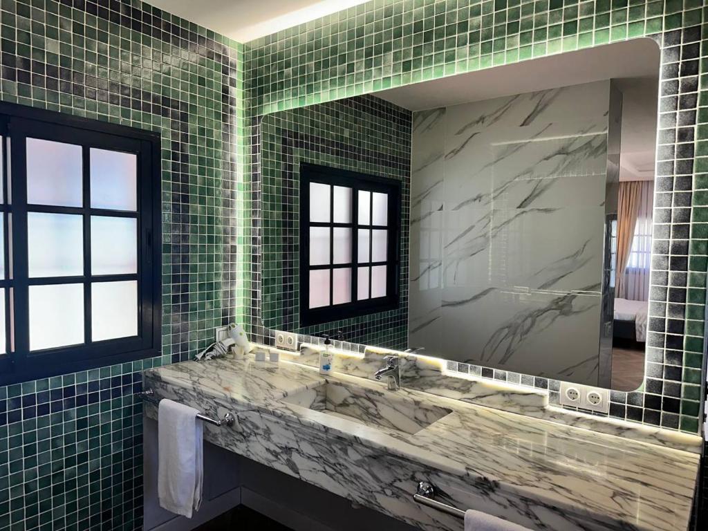 Kúpeľňa v ubytovaní Miramar Boutique Apartments ADULTS ONLY CORRALEJO
