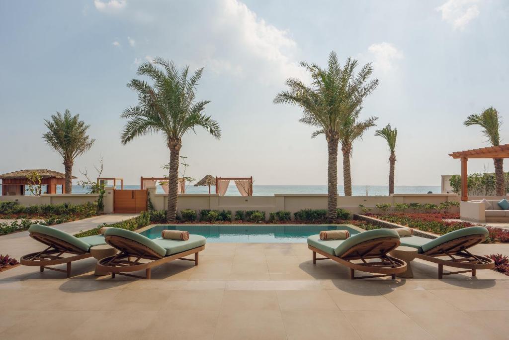 Bazén v ubytování Naama Beach Villas & Spa nebo v jeho okolí