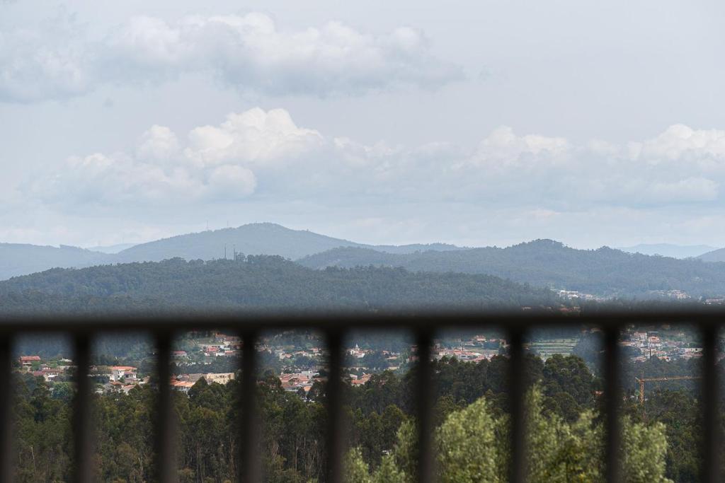 Uma vista da montanha tirada da casa de hóspedes 