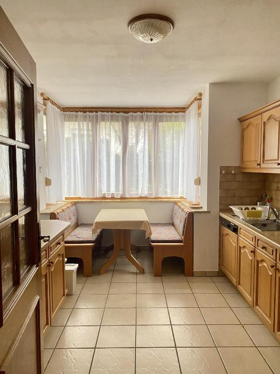 Kuchyň nebo kuchyňský kout v ubytování Ferienwohnung Starnberg