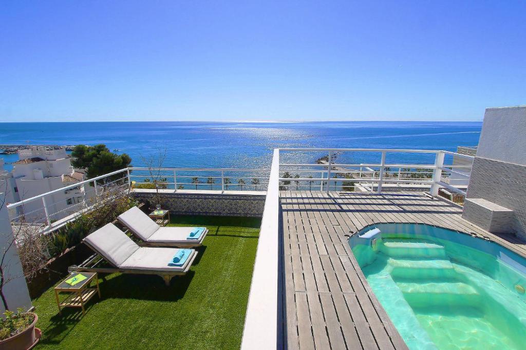 Hồ bơi trong/gần 1149 Unique beachfront Penthouse Marbella Center 400m2