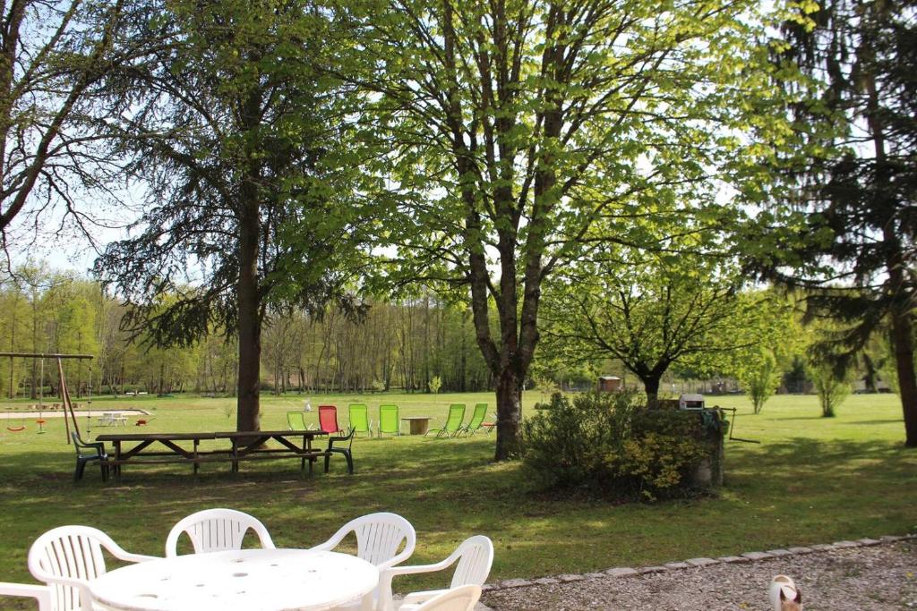 Vonkajšia záhrada v ubytovaní Le Clos de la Michaudiere, spa, calme et nature en famille