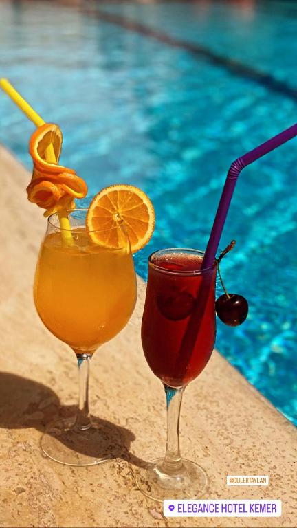 Elegance Hotel Kemer italokat is kínál