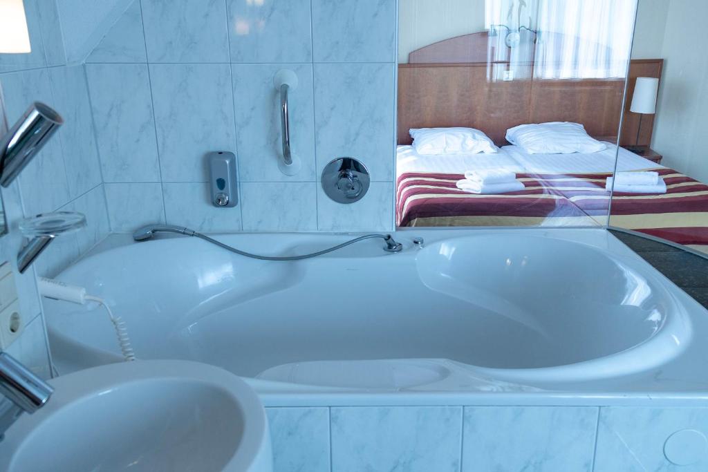 Koupelna v ubytování Hotel De Torenhoeve