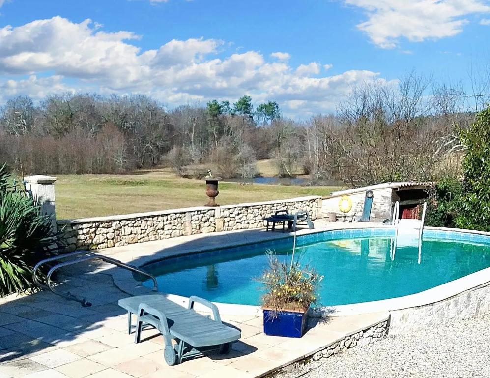 Villa charmante à Bosset avec piscine partagée - Housity