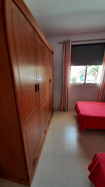 Posteľ alebo postele v izbe v ubytovaní 2BR Home - 3 min to Agaete Beach - Pool