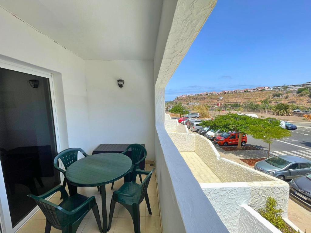 Balkón alebo terasa v ubytovaní 2BR Home - 3 min to Agaete Beach - Pool