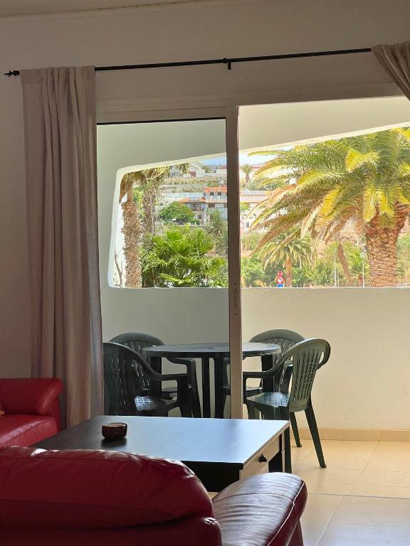 Posedenie v ubytovaní 2BR Home - 3 min to Agaete Beach - Pool