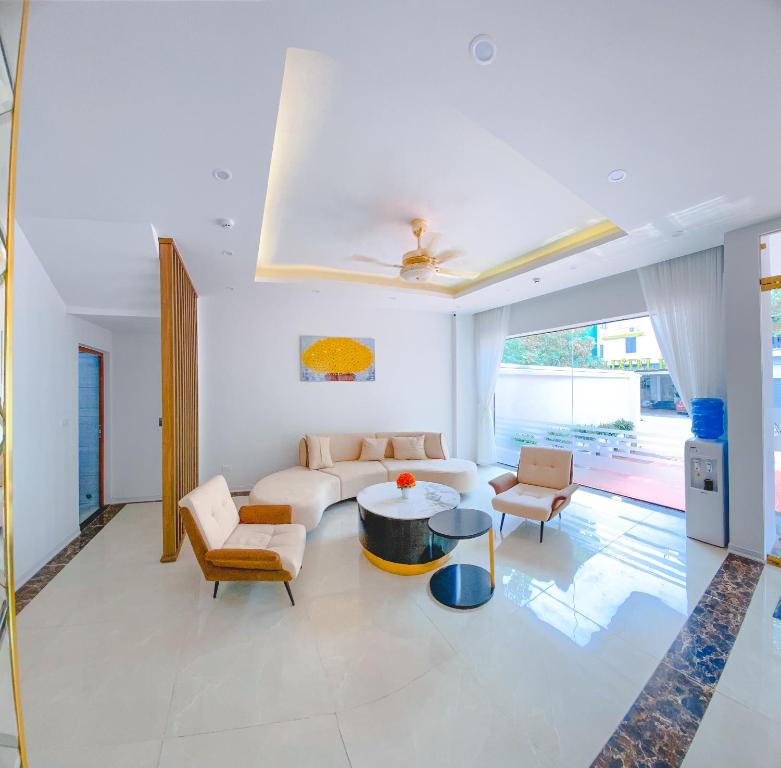 Posezení v ubytování Luxtel Hotel Ngoại Giao Đoàn